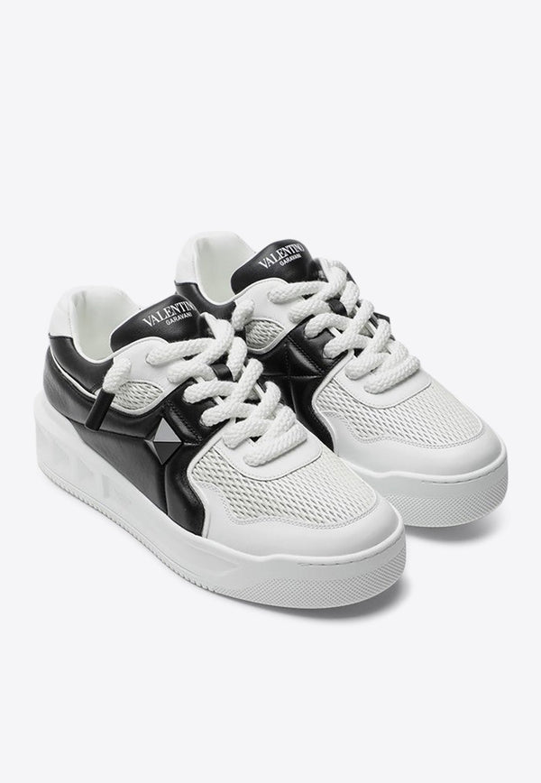 One Stud Low-Top Sneakers